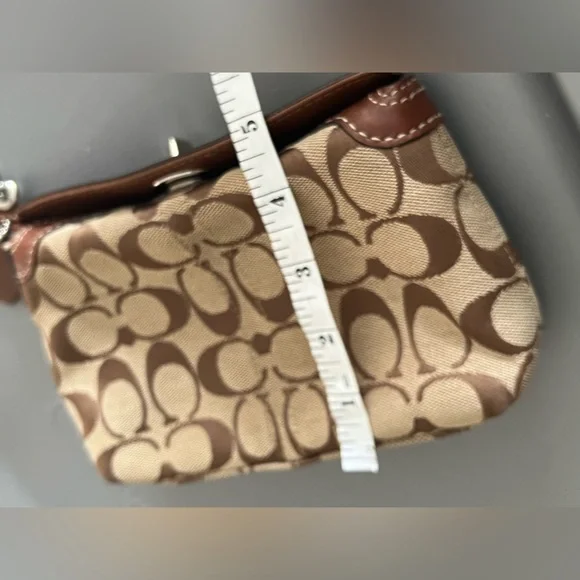 COACH SIGNATURE WRISTLET - Picture 12 of 12
